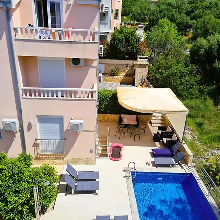 Apartament Maja *