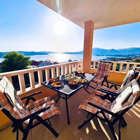 Apartament Maja
